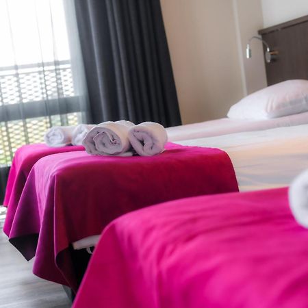 Bas World Hotel Veghel Exterior foto